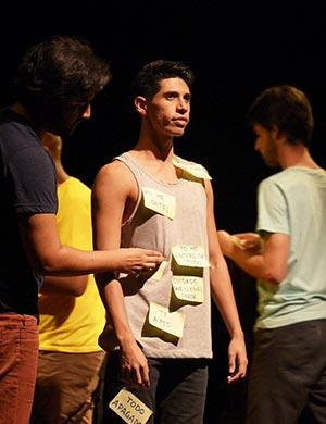 Un monstruo bajo mi cama teatro en Lima