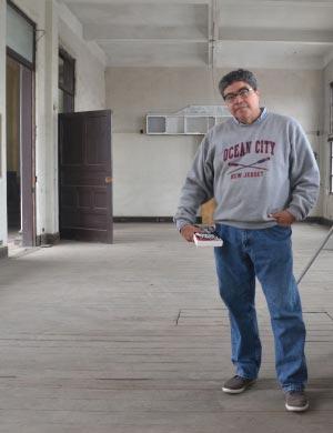 Roger Santiváñez